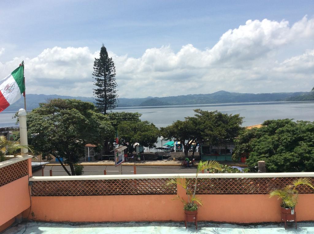 Hotel Juros Catemaco Εξωτερικό φωτογραφία